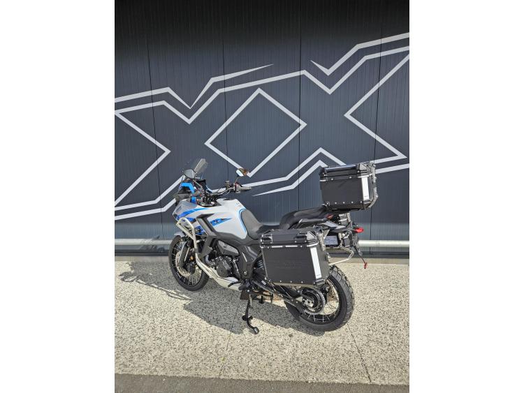 ZONTES 703 adventure bagagerie crash bar et feu additionnel inclus Bleu ou Gris 