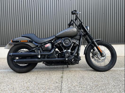 HARLEY-DAVIDSON SOFTAIL STREET BOB 1745
