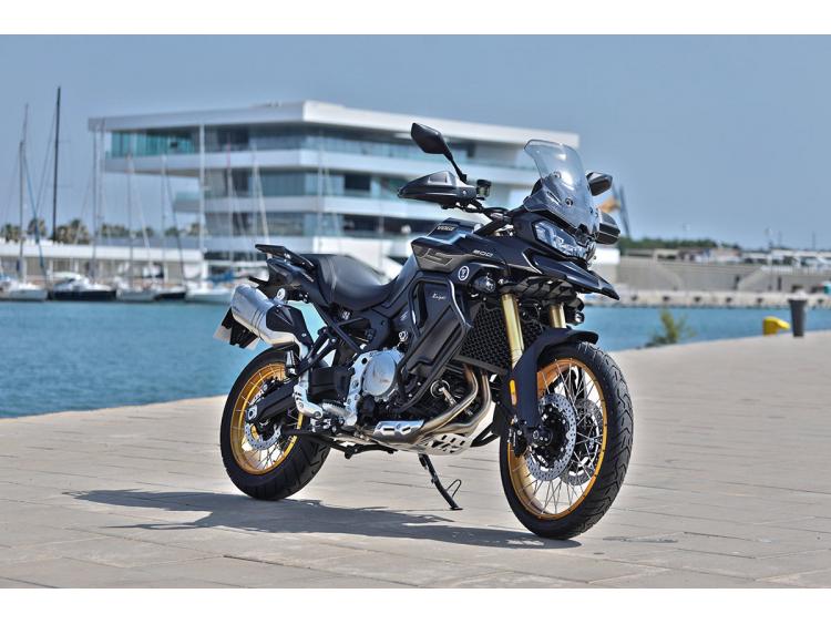 VOGE DS900X