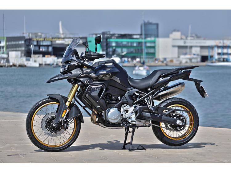 VOGE DS900X