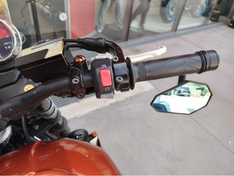 YAMAHA XJR 1300