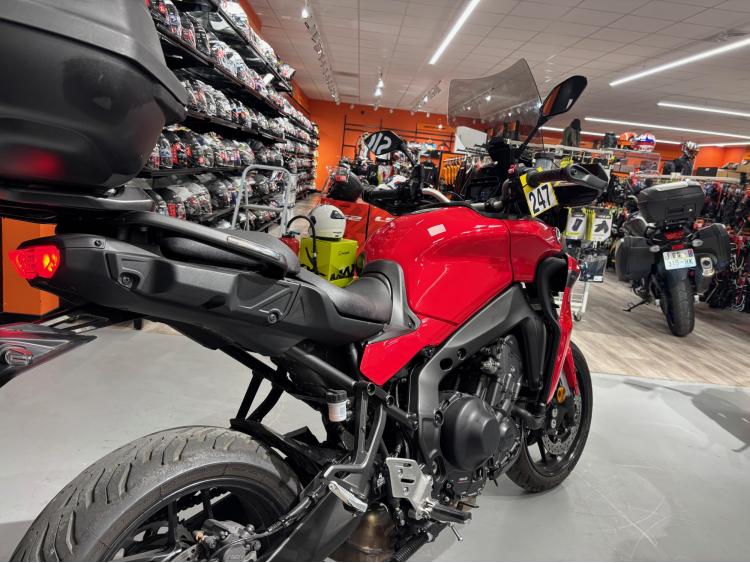 YAMAHA TRACER 900