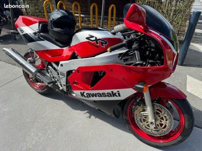 KAWASAKI ZXR 750 STINGER