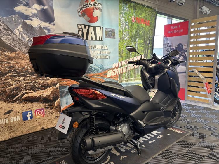 YAMAHA XMAX 125