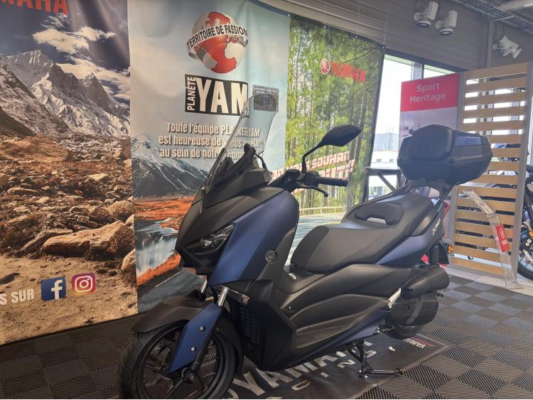 YAMAHA XMAX 125