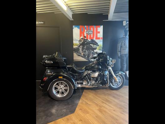 HARLEY-DAVIDSON TRIKE TRI GLIDE 1745 ULTRA