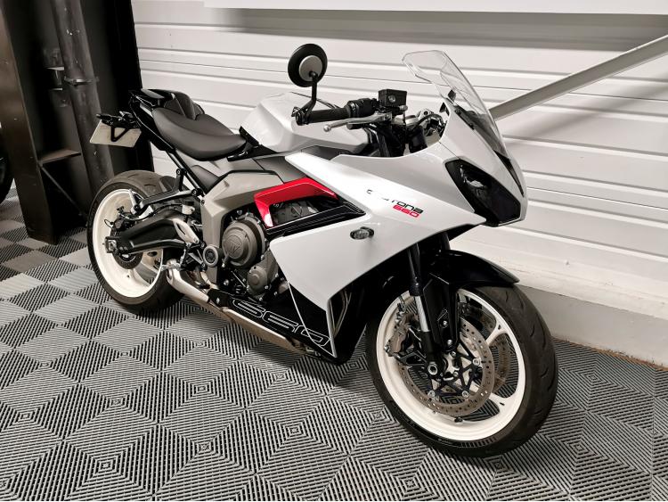 TRIUMPH DAYTONA 660 - Eligible au permis A2