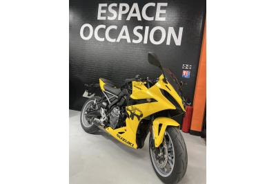 SUZUKI GSX-8R