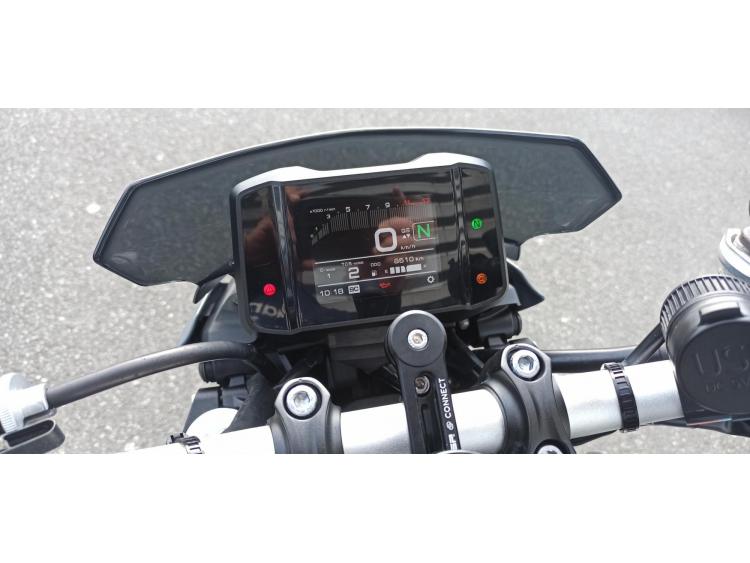 YAMAHA MT-09