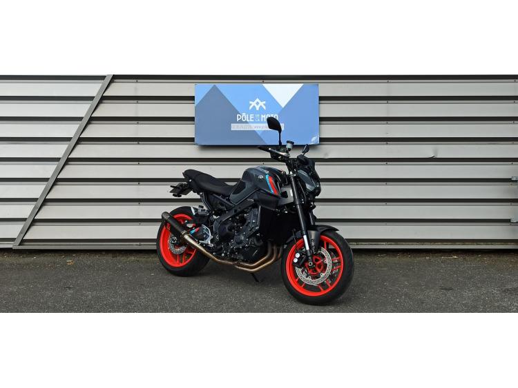 YAMAHA MT-09