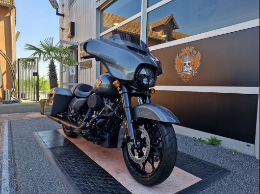 HARLEY-DAVIDSON TOURING STREET GLIDE 1868 SPECIAL