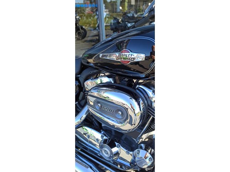 HARLEY-DAVIDSON XL 1200 CUSTOM