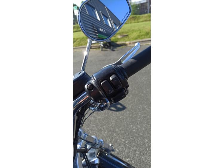 HARLEY-DAVIDSON XL 1200 CUSTOM