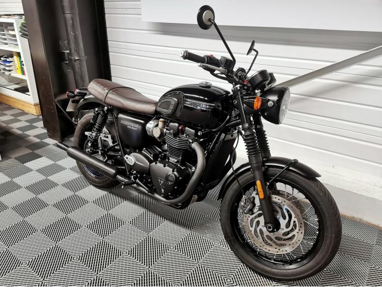 TRIUMPH Bonneville T120 Black