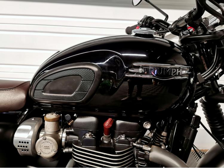 TRIUMPH Bonneville T120 Black