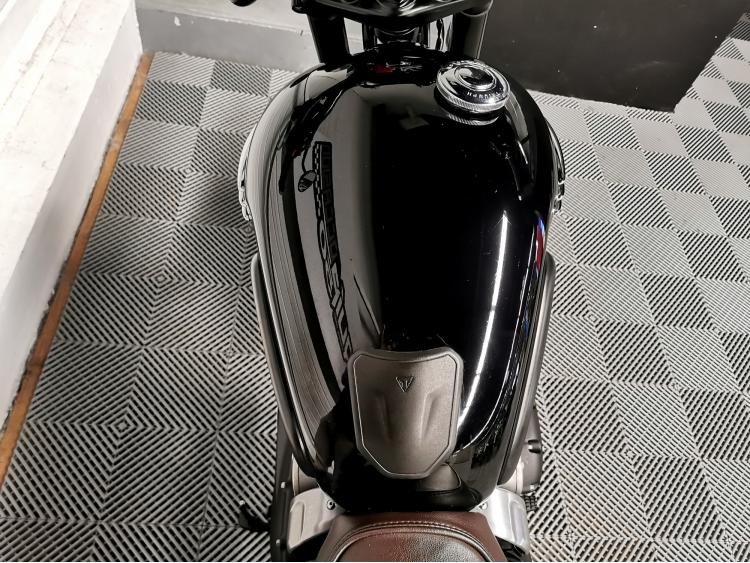 TRIUMPH Bonneville T120 Black