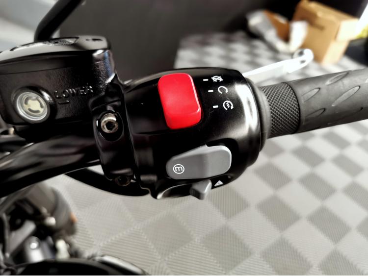 TRIUMPH Bonneville T120 Black