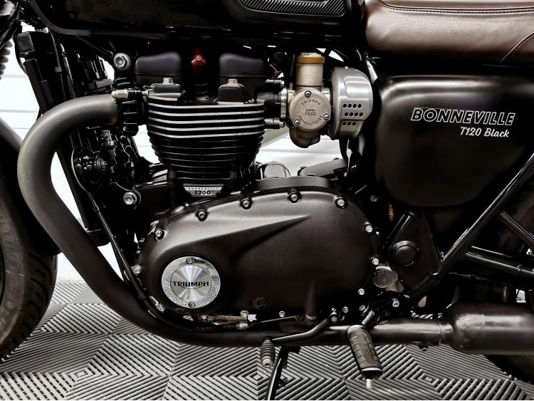 TRIUMPH Bonneville T120 Black