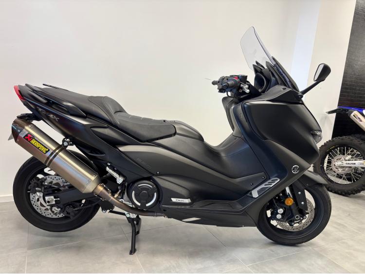 YAMAHA T-MAX 560