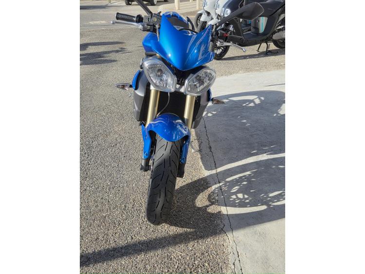 TRIUMPH STREET TRIPLE 675