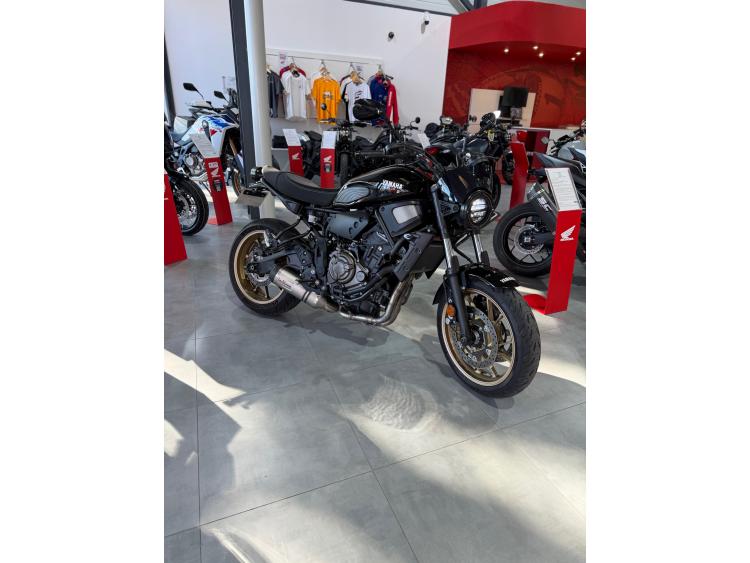 YAMAHA XSR 700