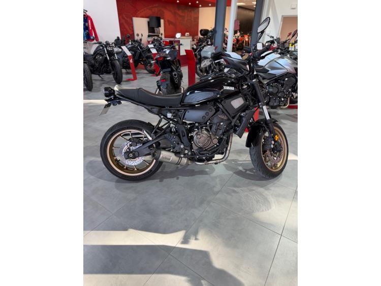 YAMAHA XSR 700