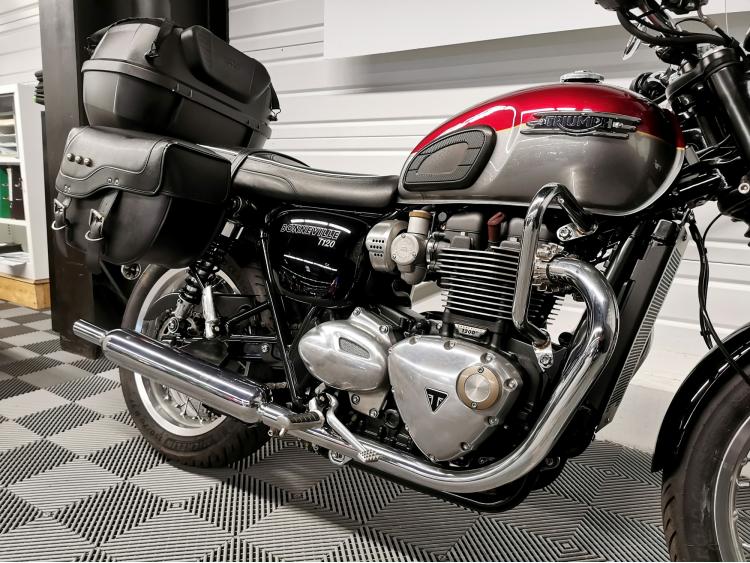 TRIUMPH BONNEVILLE T120 