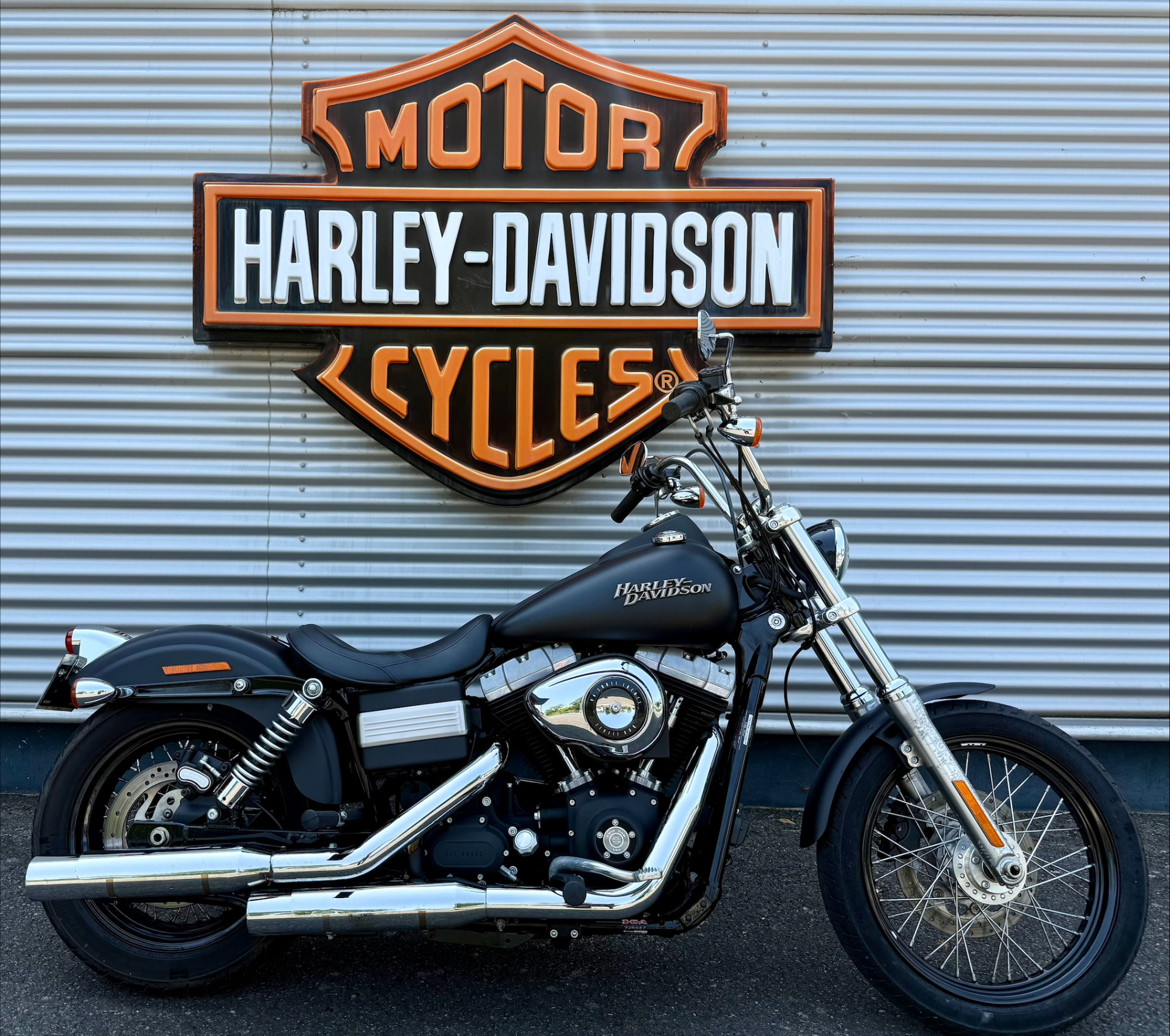 HARLEY-DAVIDSON DYNA STREET BOB 1584