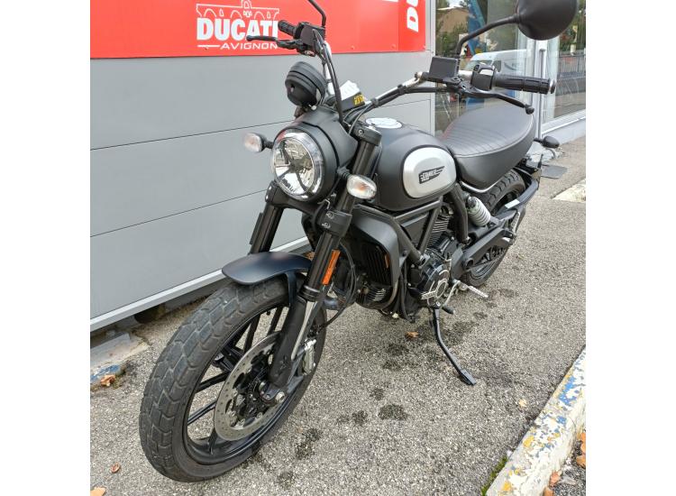 DUCATI SCRAMBLER 800 ICON 