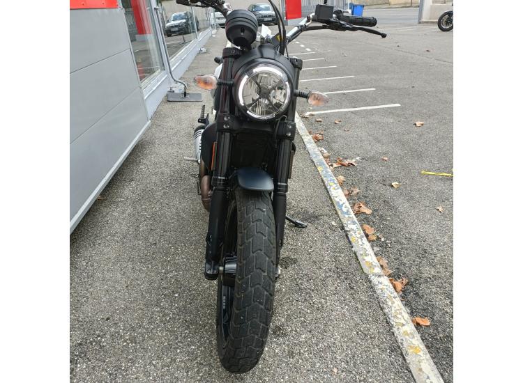 DUCATI SCRAMBLER 800 ICON 