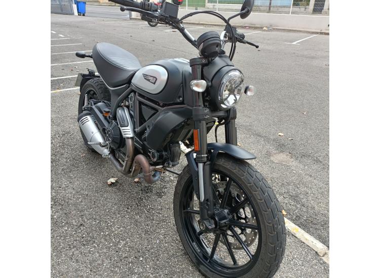 DUCATI SCRAMBLER 800 ICON 