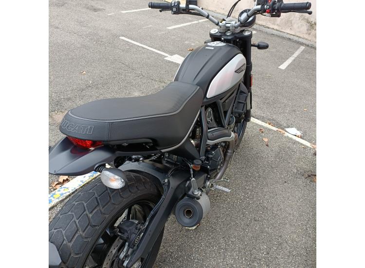 DUCATI SCRAMBLER 800 ICON 