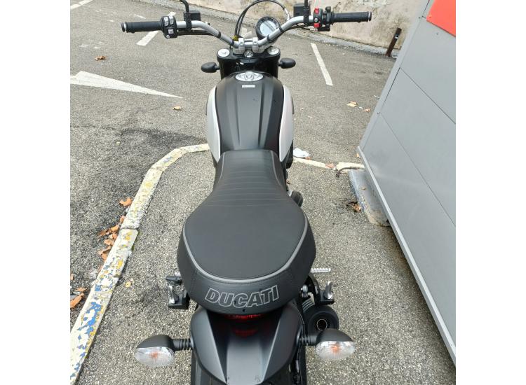 DUCATI SCRAMBLER 800 ICON 