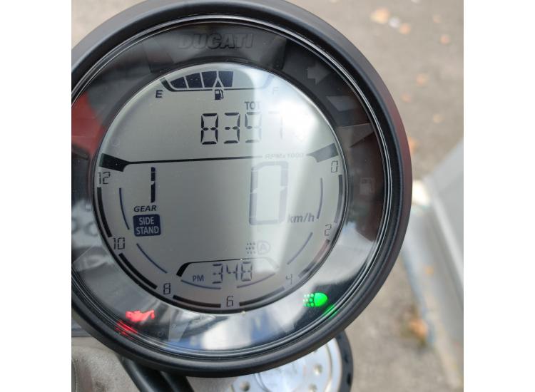 DUCATI SCRAMBLER 800 ICON 