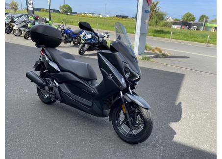 YAMAHA XMAX 125