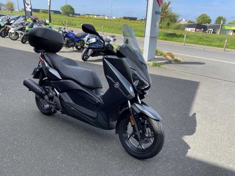 YAMAHA XMAX 125
