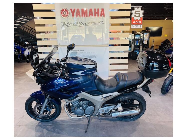YAMAHA TDM 900