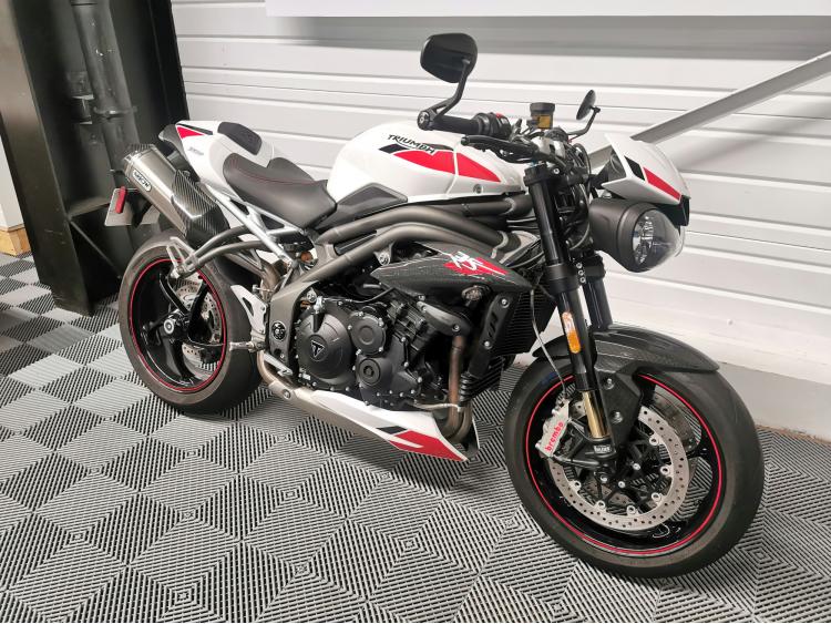 TRIUMPH SPEED TRIPLE 1050 RS