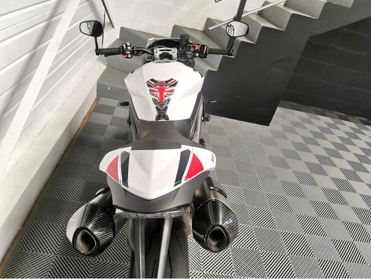 TRIUMPH SPEED TRIPLE 1050 RS