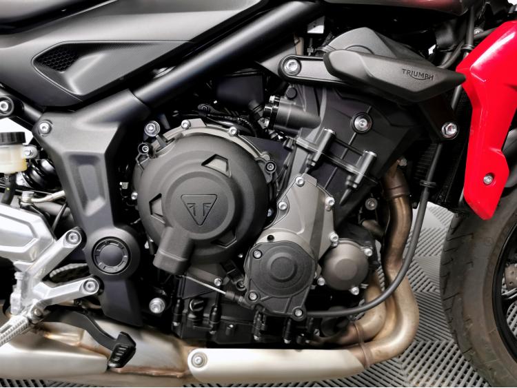 TRIUMPH TRIDENT 660 - 1ERE MAIN - ELIGIBLE A2