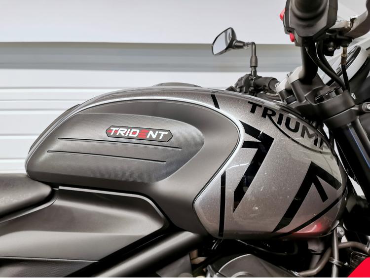 TRIUMPH TRIDENT 660 - 1ERE MAIN - ELIGIBLE A2