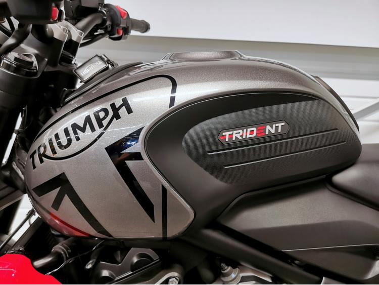 TRIUMPH TRIDENT 660 - 1ERE MAIN - ELIGIBLE A2