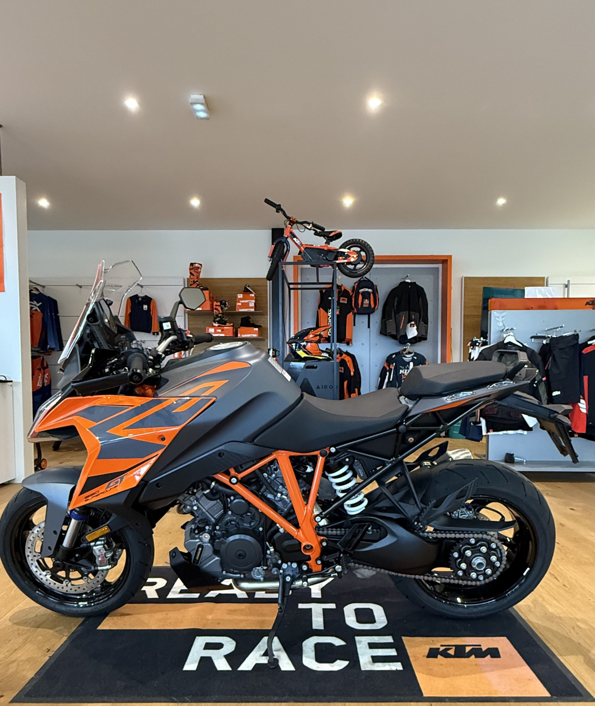 KTM 1290 SUPER DUKE GT