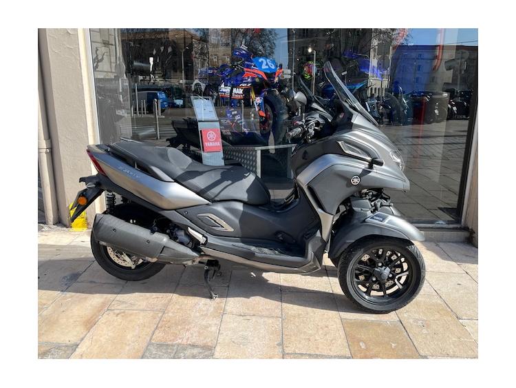 YAMAHA TRICITY 300