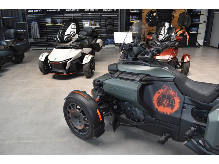 CAN-AM CANYON 1330 RED ROCK can am xt canam
