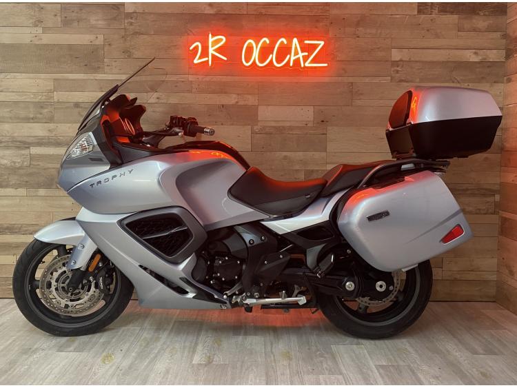 TRIUMPH TROPHY 1200