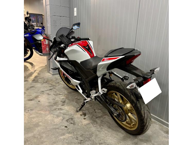 YAMAHA R125 World GP 60th Anniversary