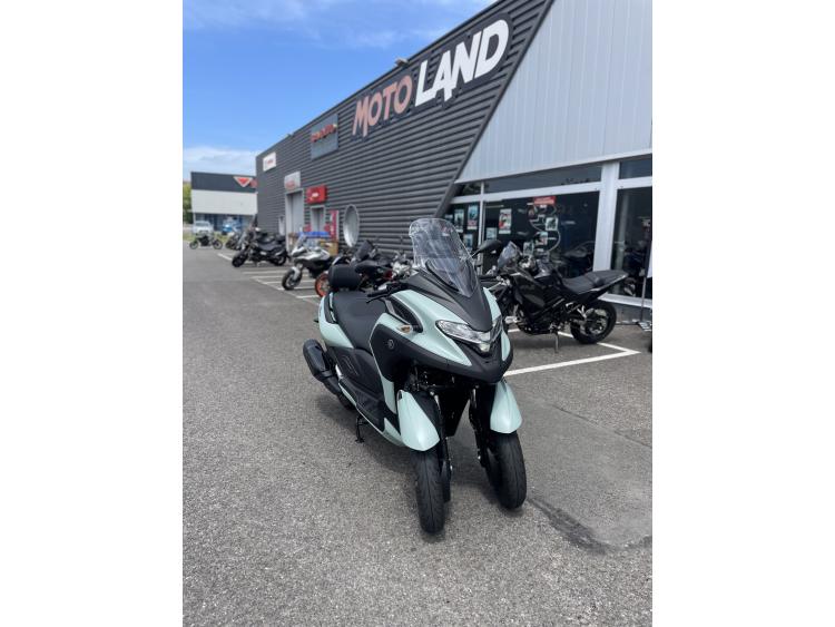 YAMAHA TRICITY 300