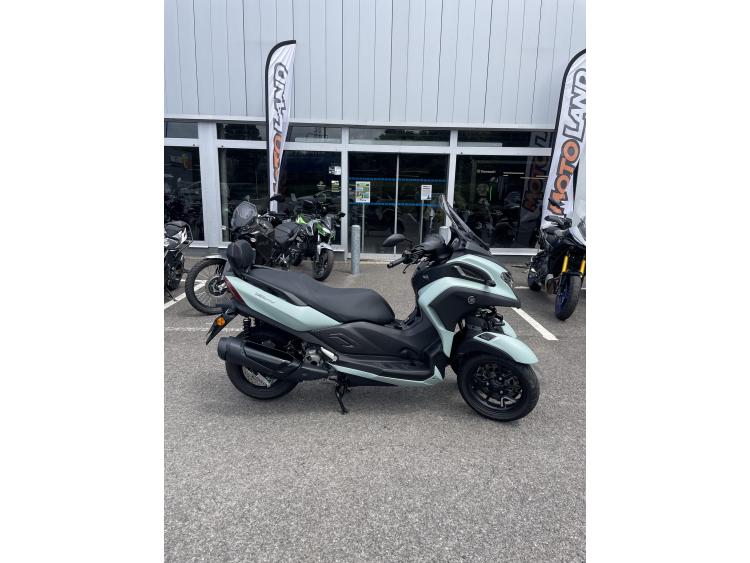 YAMAHA TRICITY 300