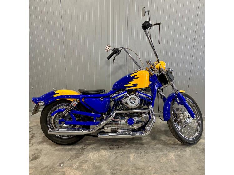 HARLEY-DAVIDSON SPORTSTER 883